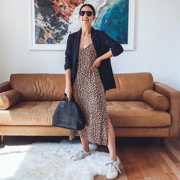 Gap Two Button Black Blazer - Picture 15 of 16